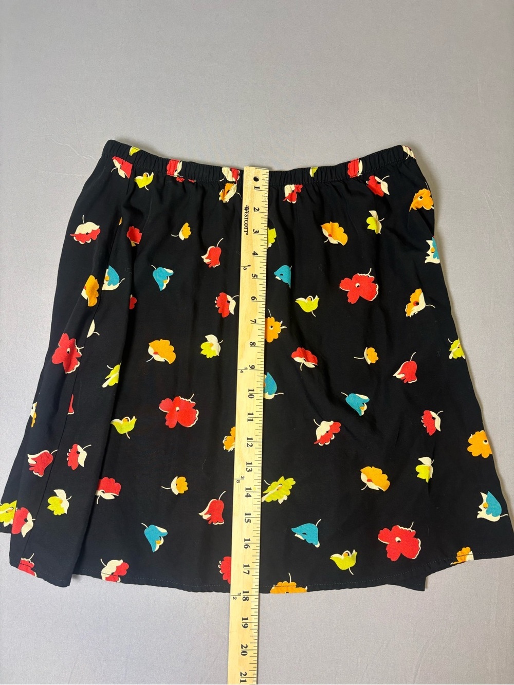 Fun Vibrant Floral Print Black Eddie Bauer Skirt Size Medium - Picture 3 of 6